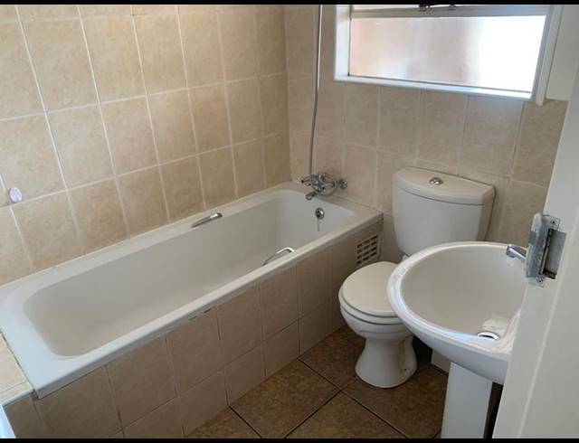 1 BEDROOM APARTMENT FOR SALE IN VANDERBIJLPARK SE 2